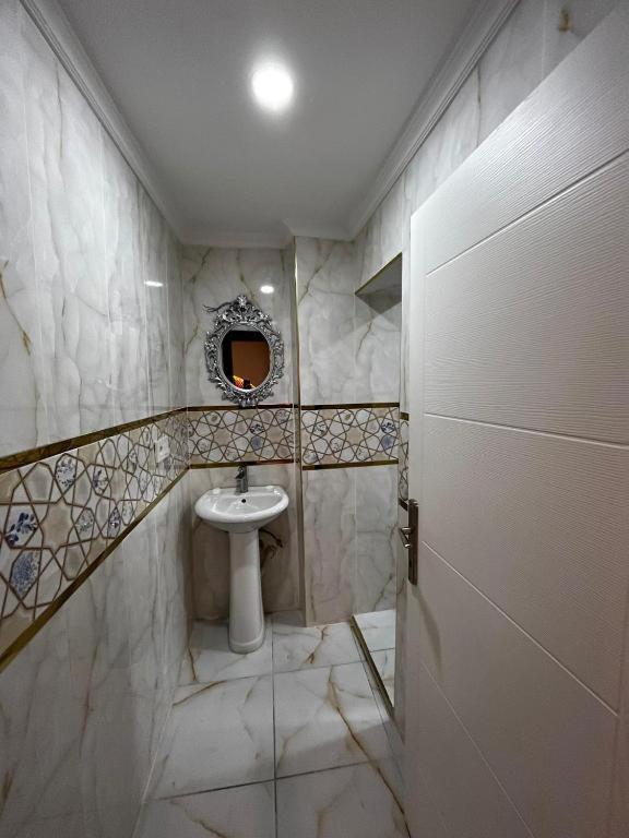 Enes & Suites *